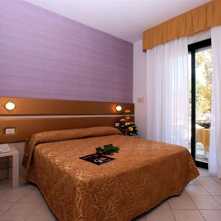 Hotel Athena Cervia Eksteriør billede