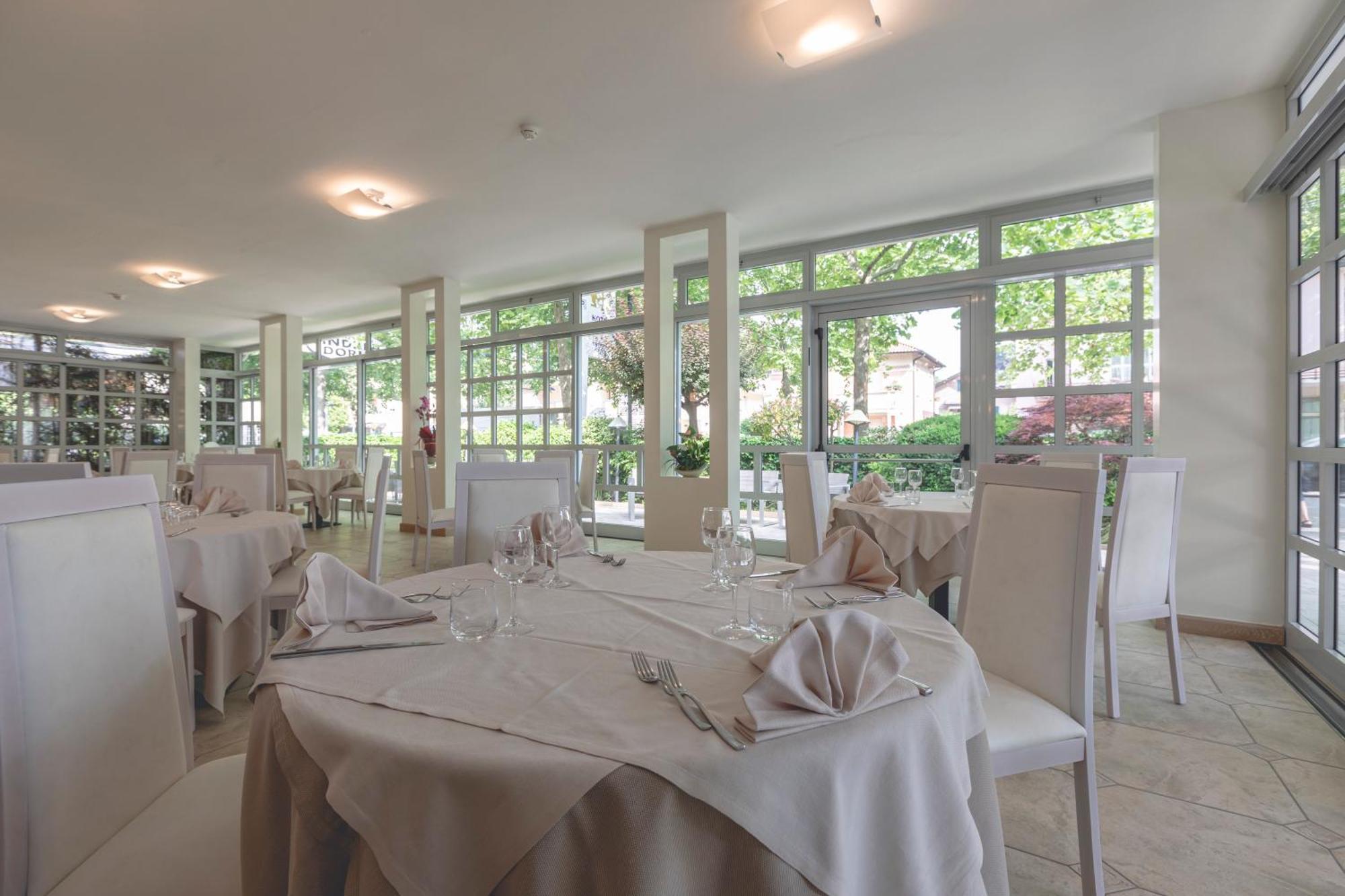 Hotel Athena Cervia Eksteriør billede