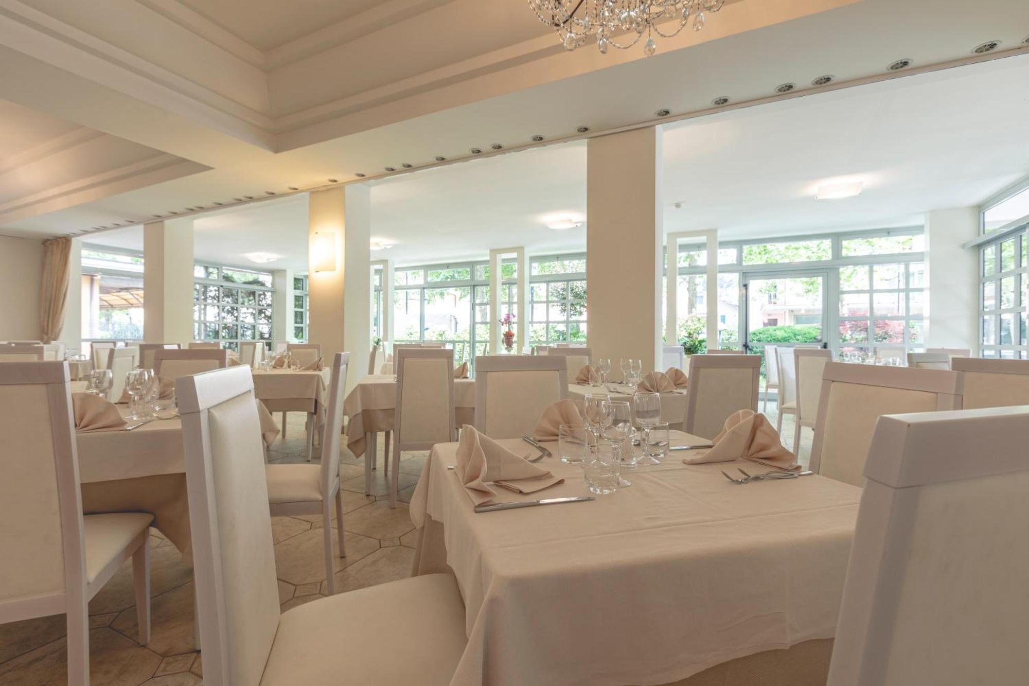 Hotel Athena Cervia Eksteriør billede