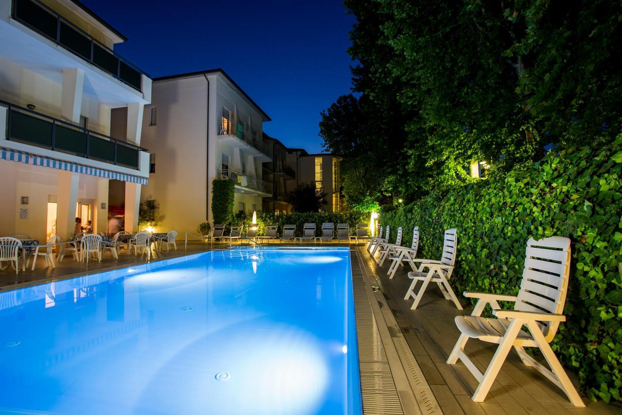 Hotel Athena Cervia Eksteriør billede