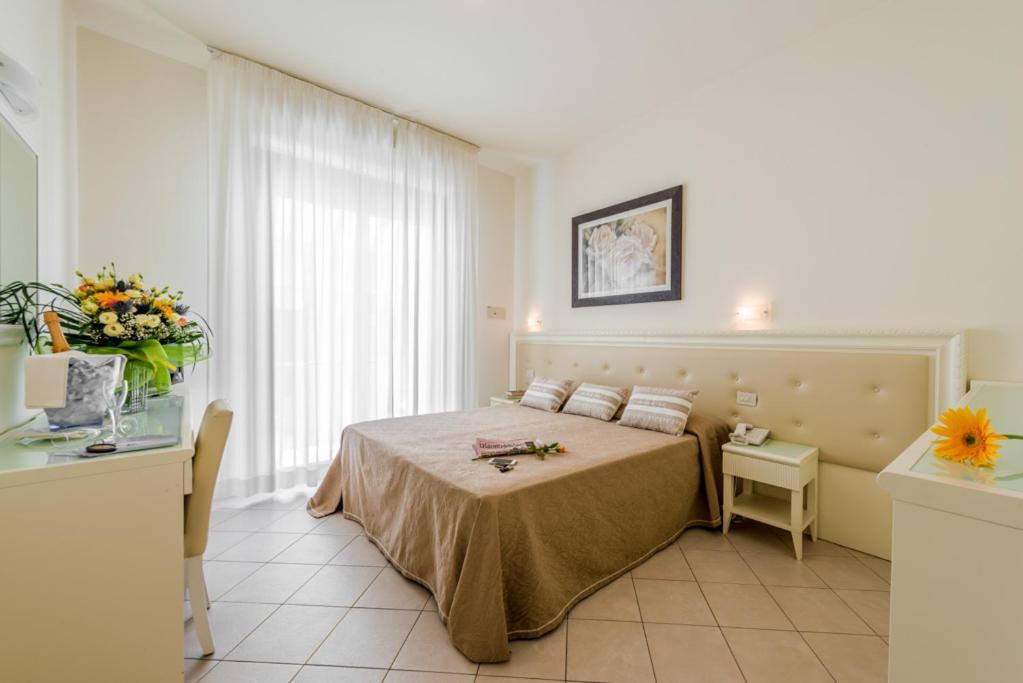 Hotel Athena Cervia Eksteriør billede